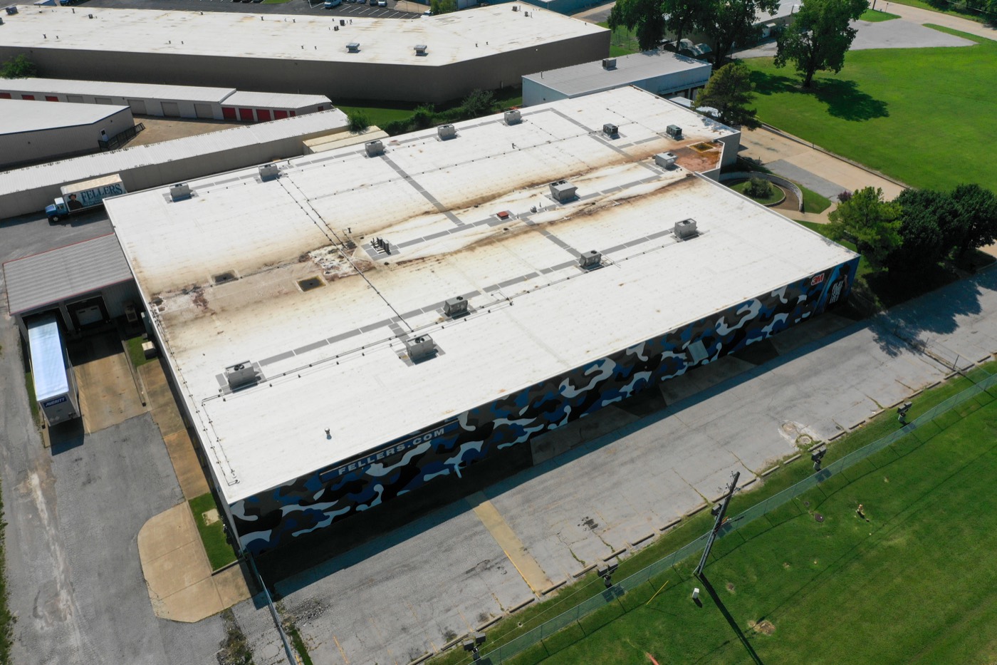 Fellers building roof in Tulsa